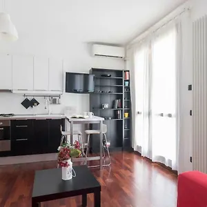 Italianway - Carrara 5 , Milano Italia